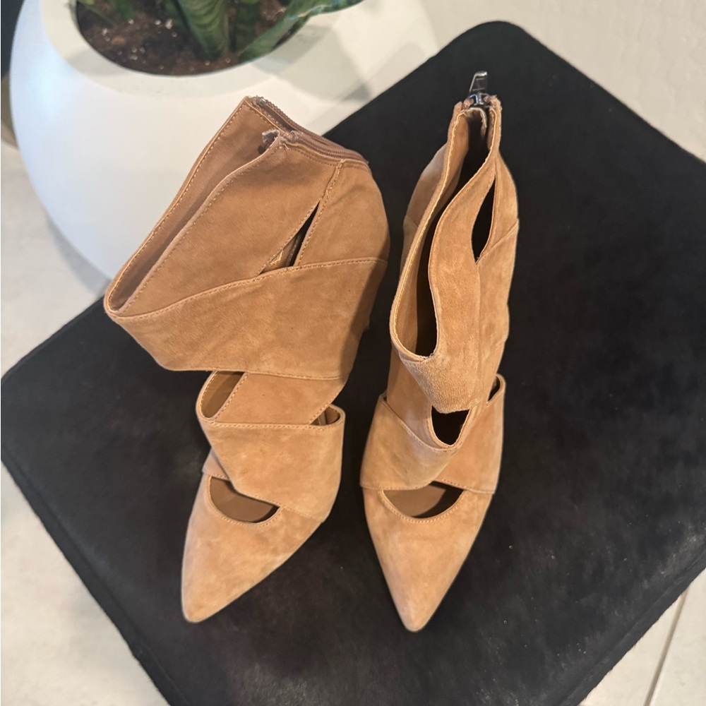 Steve Madden  Tan Women's Shoes